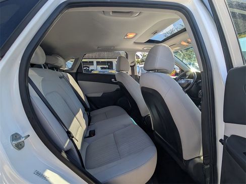 Used 2023 Hyundai Kona SEL w/ Convenience Package image 15