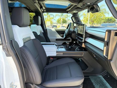 Used 2025 GMC Hummer EV 3X w/ Battery Pack, 24 Module Pack AWD/4WD image 32