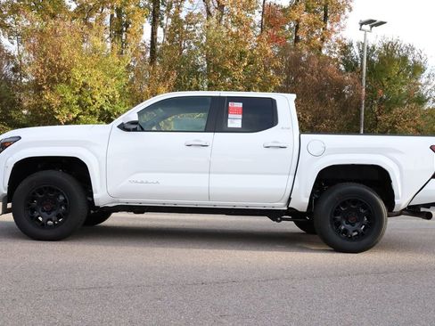 New 2025 Toyota Tacoma SR5 image 4