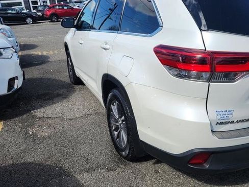 Used 2018 Toyota Highlander XLE image 7
