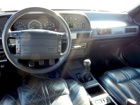 Used 1990 Ford Taurus SHO image 12