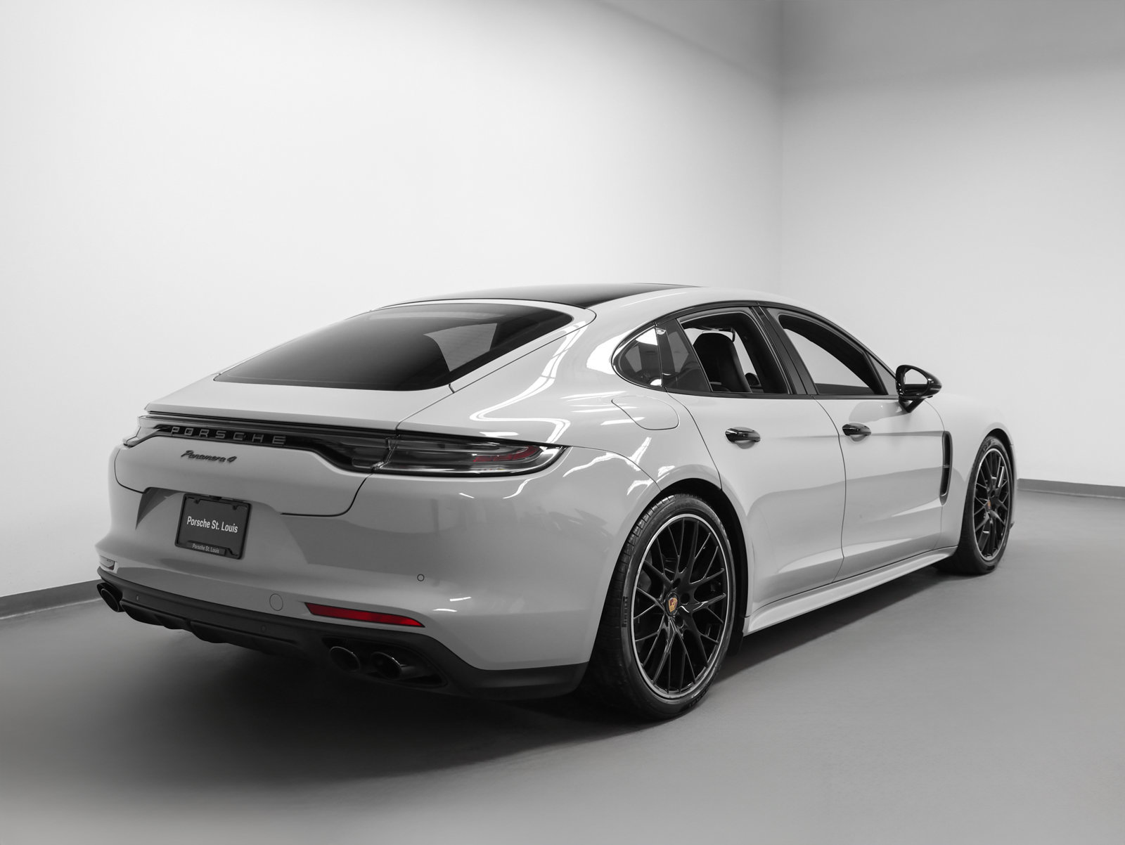 Certified 2023 Porsche Panamera 4 Platinum Edition AWD/4WD image 12
