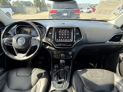 Used 2019 Jeep Cherokee Limited w/ Trailer Tow Group AWD/4WD image 3