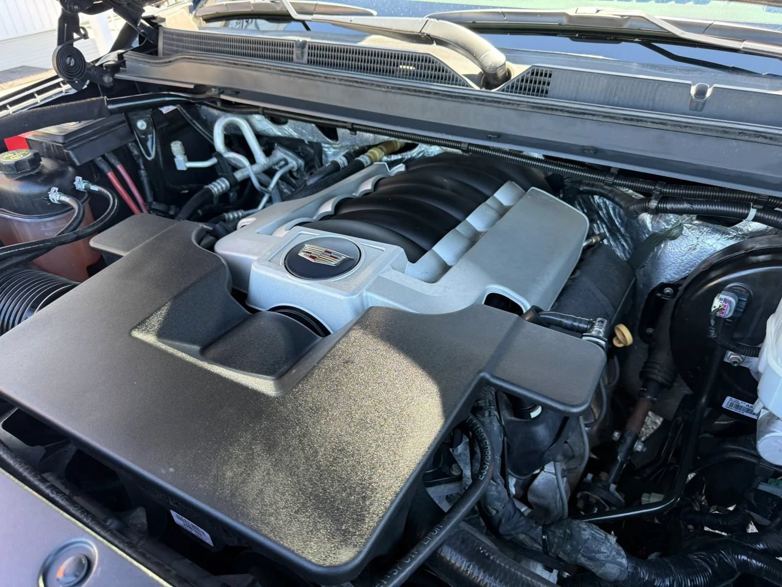 Used 2018 Cadillac Escalade Luxury AWD/4WD image 63