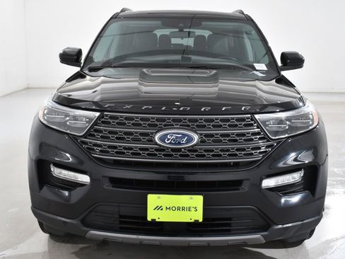 Used 2022 Ford Explorer XLT w/ Equipment Group 202A image 3