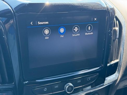 Used 2023 Chevrolet Traverse LT FWD image 23