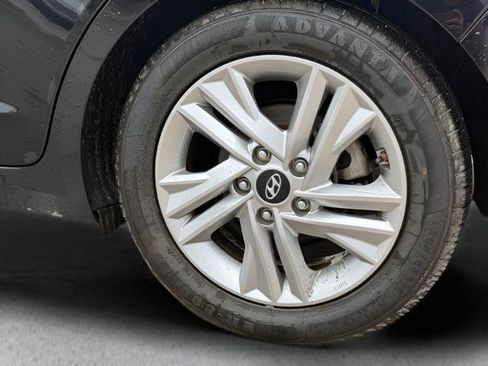 Used 2020 Hyundai Elantra SEL image 16