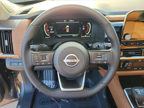 New 2025 Nissan Pathfinder Platinum image 27