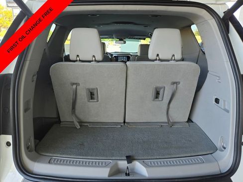 Used 2023 GMC Acadia SLT FWD image 16