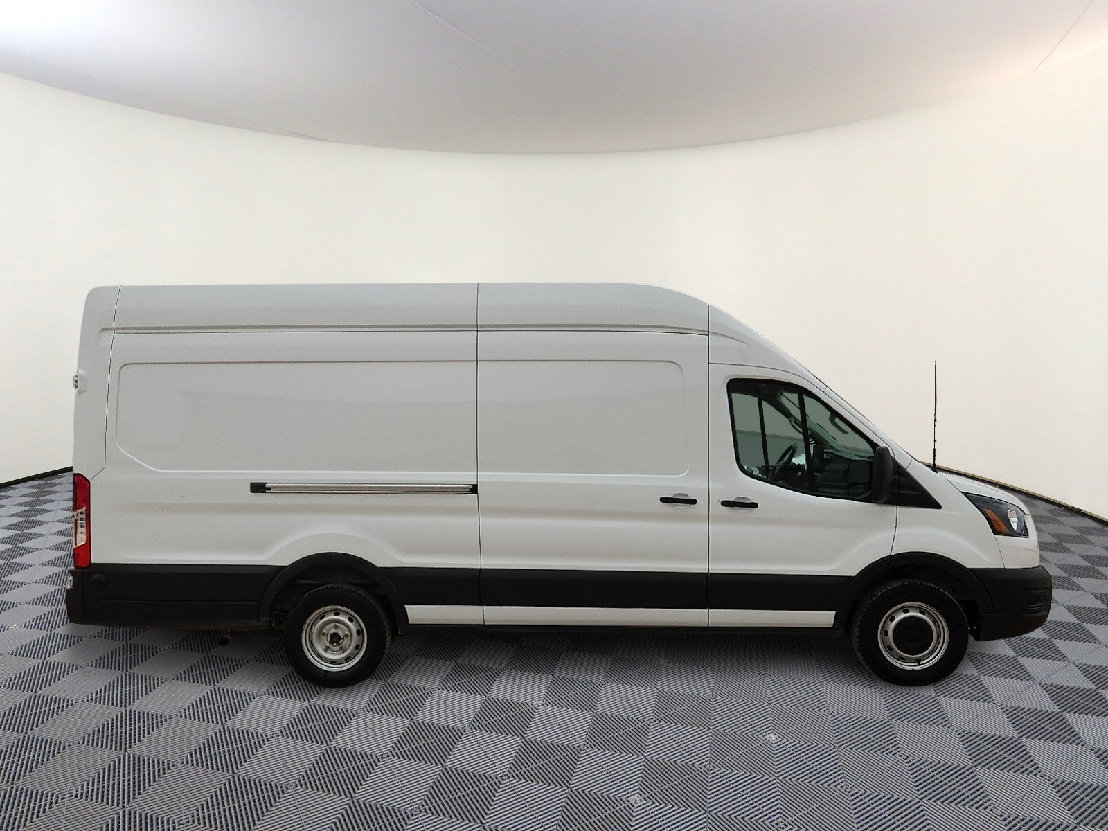 Used 2026 Ford Transit 250 148 High Roof Extended RWD image 5