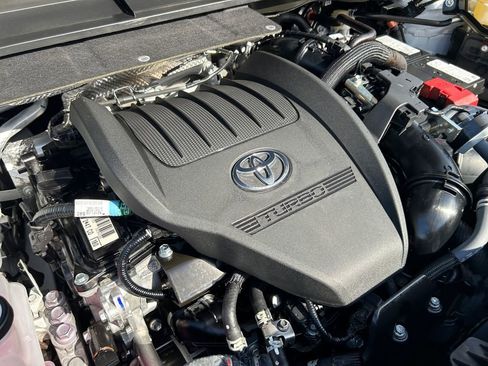 Used 2025 Toyota Highlander Platinum AWD/4WD image 31