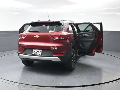 Used 2025 Chevrolet TrailBlazer LT AWD/4WD image 60
