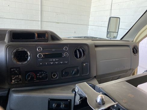 Used 2012 Ford E-450 and Econoline 450 Super Duty w/ Shuttle Bus Prep Pkg image 22