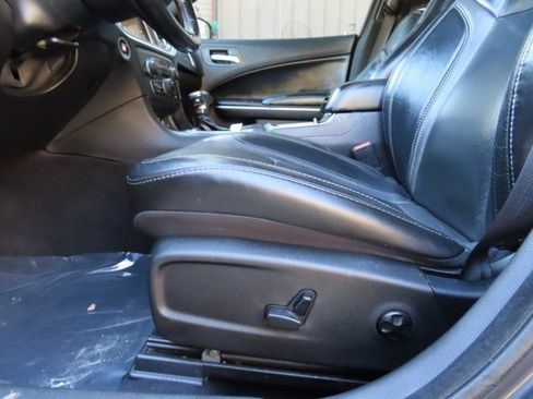 Used 2021 Dodge Charger SXT w/ Leather Interior Group image 18