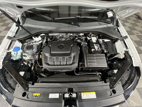 Used 2024 Volkswagen Tiguan SE image 30