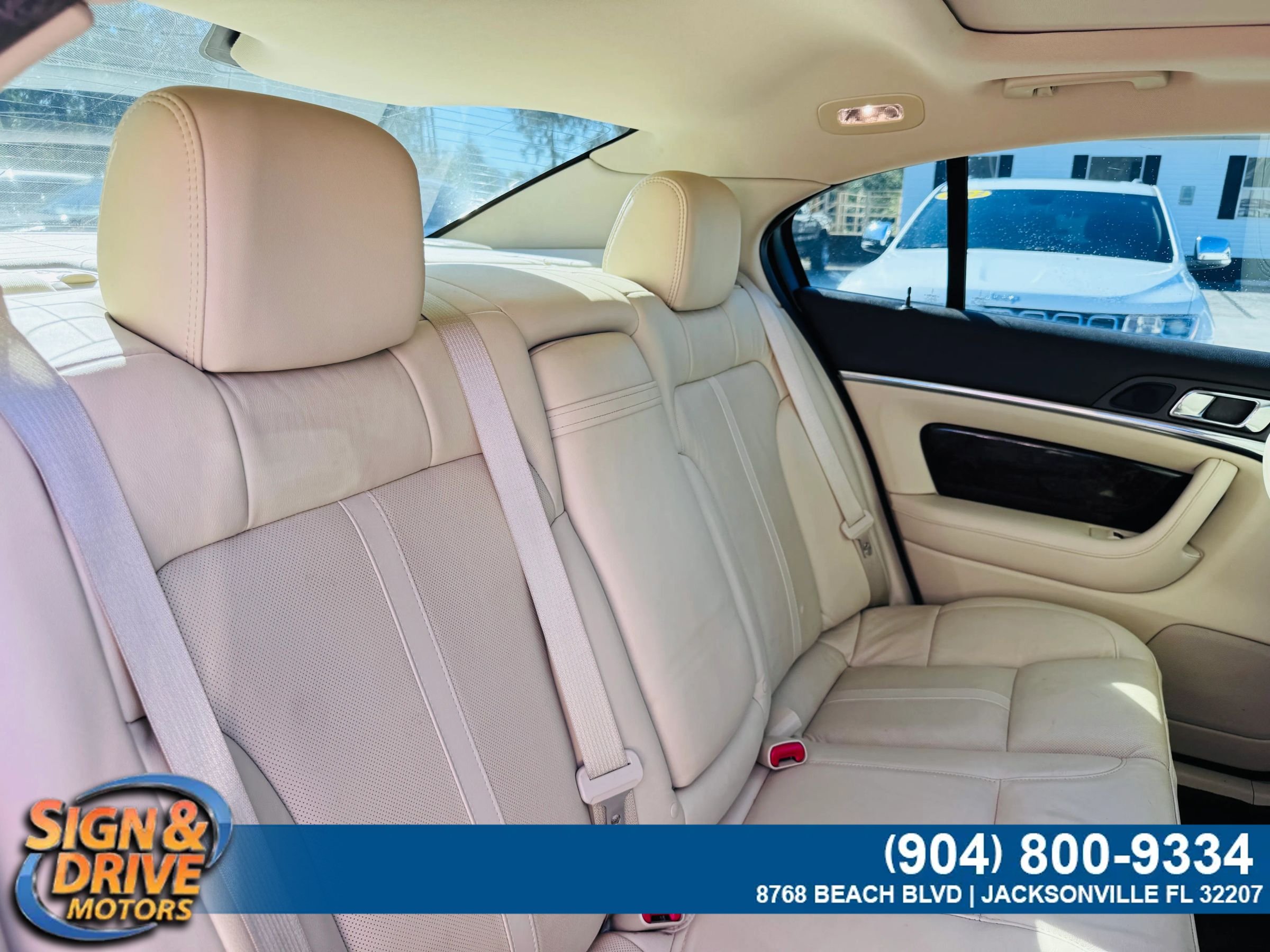 Used 2014 Lincoln MKS w/ Equipment Group 101A FWD image 11