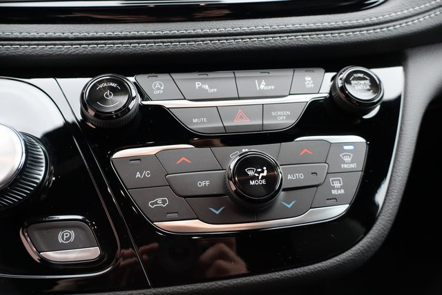 New 2026 Chrysler Pacifica Select AWD/4WD image 22