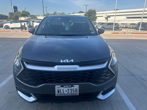 Certified 2025 Kia Sportage LX FWD image 2