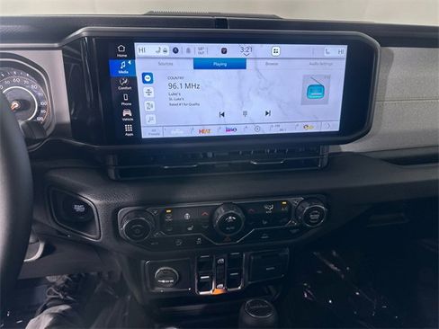 Certified 2025 Jeep Gladiator Sport image 28