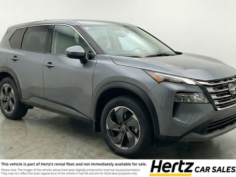 Used 2025 Nissan Rogue SV image 1