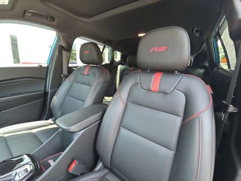 Used 2025 Chevrolet Trax RS w/ Sunroof Package FWD image 20