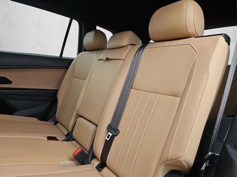 Used 2023 Volkswagen Tiguan SE FWD image 18