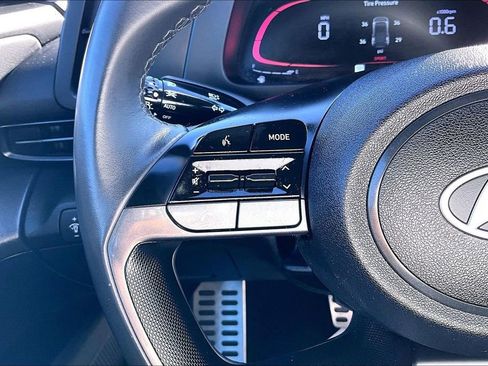 Used 2025 Hyundai Elantra Sport image 17