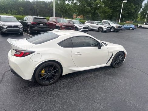Used 2022 Toyota GR86 Premium RWD image 5
