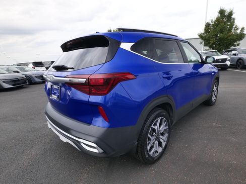 Used 2022 Kia Seltos EX AWD/4WD image 6