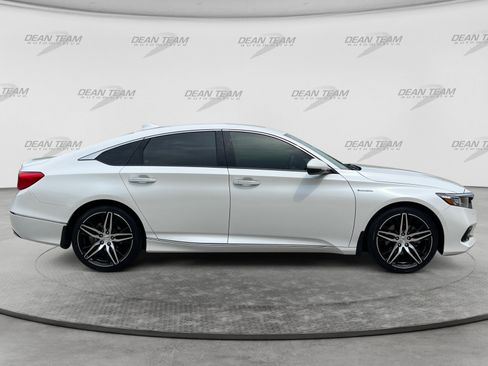 Used 2022 Honda Accord Touring image 8