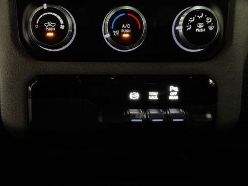 Used 2022 RAM 2500 Tradesman AWD/4WD image 30