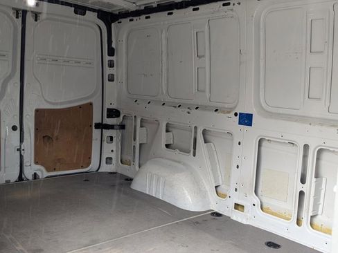 Used 2018 Mercedes-Benz Sprinter 2500 image 18