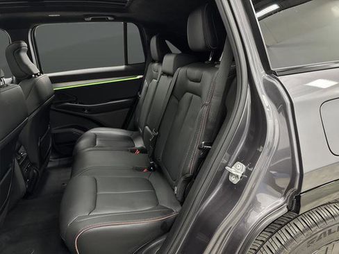 Used 2025 Jeep Wagoneer S Launch Edition image 32