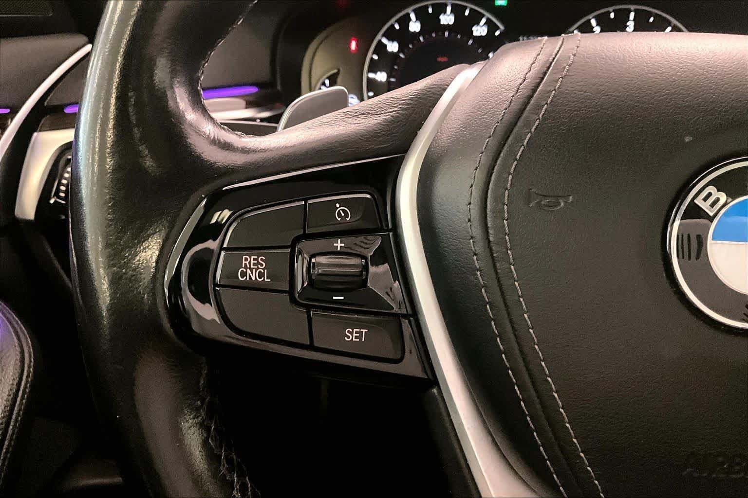 Used 2019 BMW 530i w/ Convenience Package RWD image 21