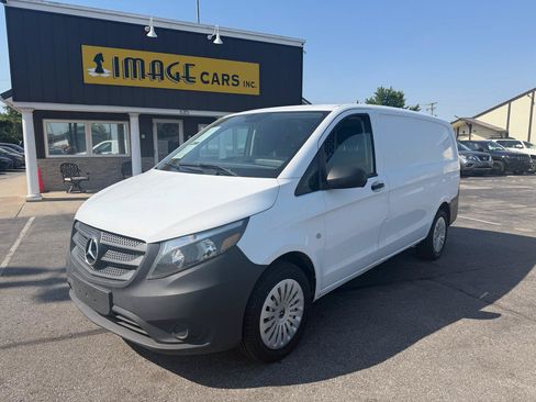 Used 2020 Mercedes-Benz Metris image 2