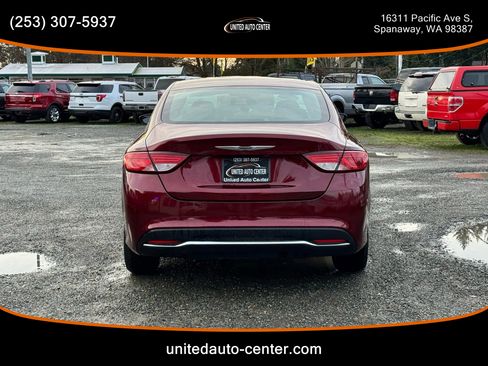 Used 2015 Chrysler 200 Limited image 5