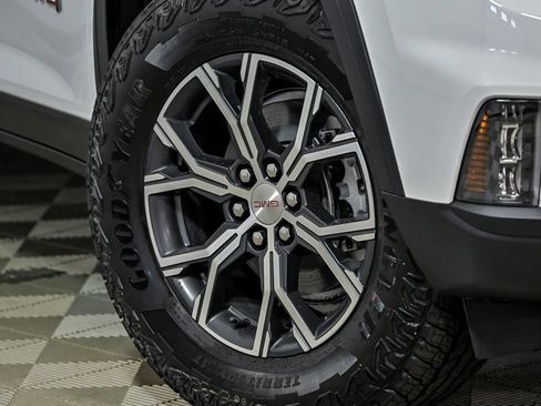 New 2027 GMC Acadia AT4 w/ Luxury Package AWD/4WD image 3
