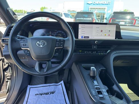 Used 2023 Toyota Crown AWD/4WD image 24
