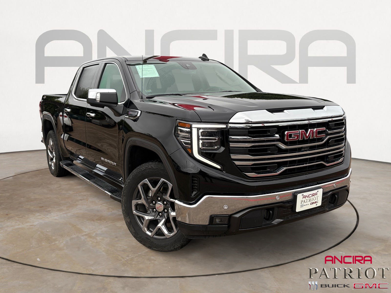 Used 2024 GMC Sierra 1500 SLT AWD/4WD image 1