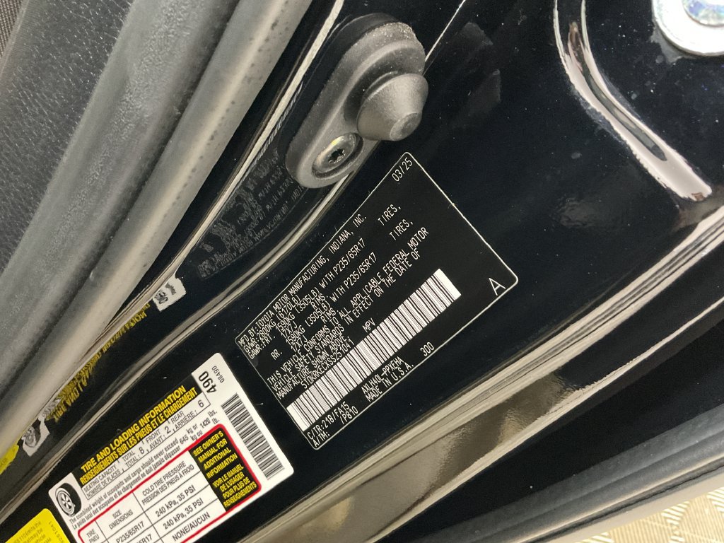 Used 2025 Toyota Sienna LE FWD image 28
