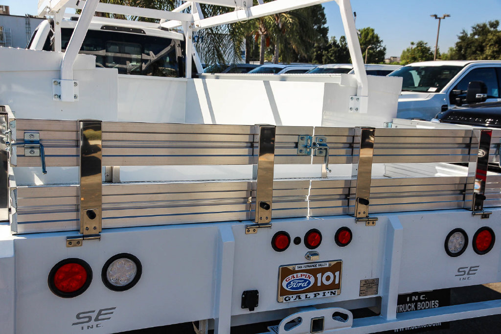 New 2025 Ford F550 4x4 SuperCab Super Duty image 8