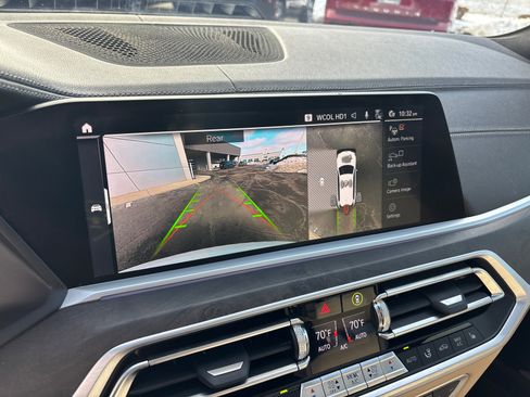 Used 2022 BMW X7 M50i w/ Cold Weather Package image 20