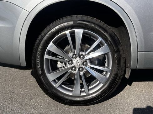 Used 2025 Cadillac XT6 Premium Luxury image 4
