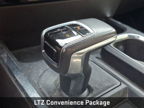 Used 2022 Chevrolet Silverado 1500 LTZ w/ LTZ Convenience Package II AWD/4WD image 17
