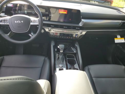 New 2025 Kia Telluride S image 10