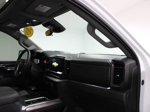 Used 2025 Chevrolet Silverado 1500 LTZ w/ LTZ Premium Package AWD/4WD image 30