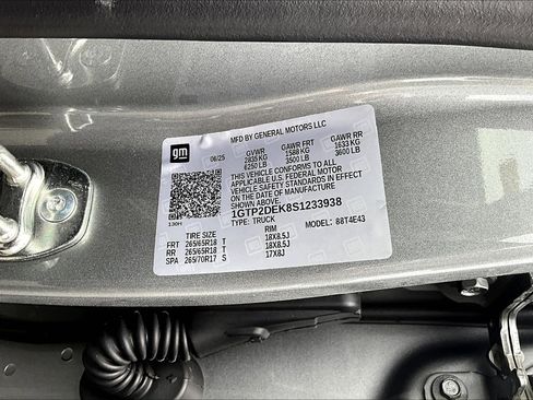 New 2025 GMC Canyon AT4 image 13