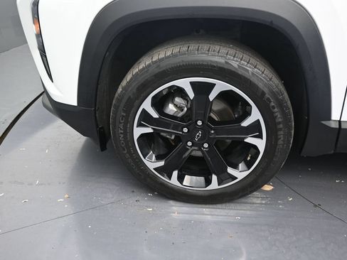 Used 2025 Chevrolet Equinox LT w/ Safety and Technology Package FWD image 9