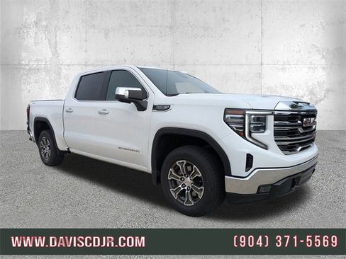 Used 2024 GMC Sierra 1500 SLT image 1