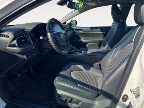Used 2022 Toyota Camry SE w/ Audio Upgrade Package FWD image 10